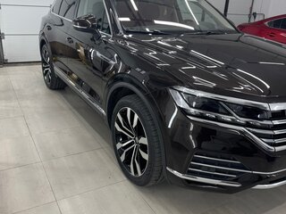 2019 Volkswagen Touareg III, коричневый, 3999999 рублей, вид 1