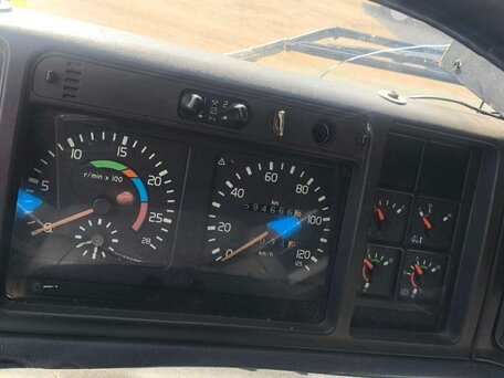 1999 Volvo FH, белый, 1800000 рублей, вид 4