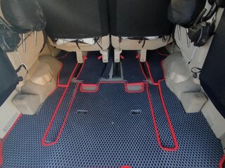 2005 Nissan Serena II (C24), серебристый, 695000 рублей, вид 5