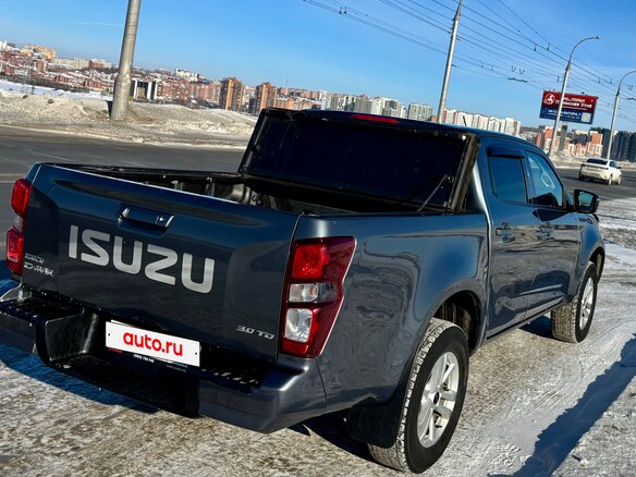 2021 Isuzu D-Max III, серый - вид 3