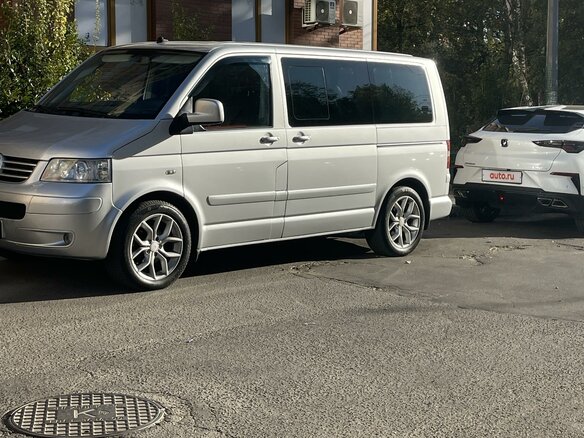 2003 Volkswagen Multivan T5, серебристый, 1200000 рублей - вид 9