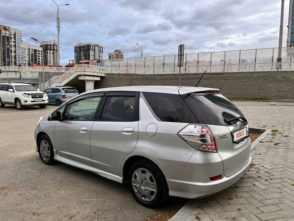 2011 Honda Fit Shuttle I, серебристый, 1080000 рублей - вид 4