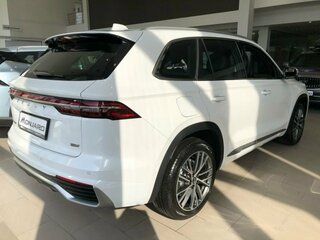 2026 Geely Monjaro I, белый, 4899990 рублей, вид 4