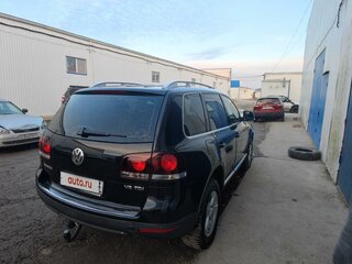2007 Volkswagen Touareg I Рестайлинг, чёрный, 999999 рублей, вид 4