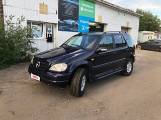 1998 Mercedes-Benz M-Класс 320 I (W163), синий, 645000 рублей, вид 1