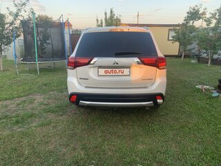 2015 Mitsubishi Outlander III Рестайлинг 2, белый, 2150000 рублей, вид 5