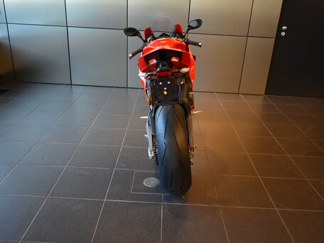 2024 Ducati Panigale V4, красный, 3499000 рублей, вид 4