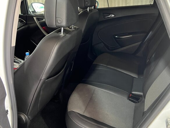 2012 Opel Astra J, белый, 490000 рублей - вид 7
