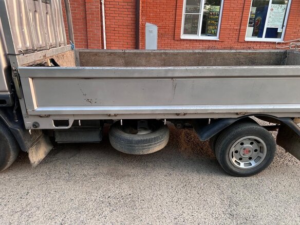 1999 Fuso (Mitsubishi) Canter, серый, 1350000 рублей - вид 17