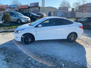 2015 Hyundai Solaris I Рестайлинг, белый, 960000 рублей, вид 3