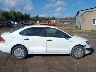 2018 Volkswagen Polo V Рестайлинг, жёлтый, 310000 рублей, вид 2