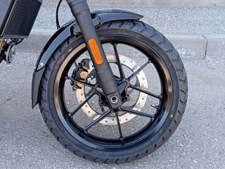 2026 Royal Enfield Guerrilla 450, чёрный, 554000 рублей, вид 4