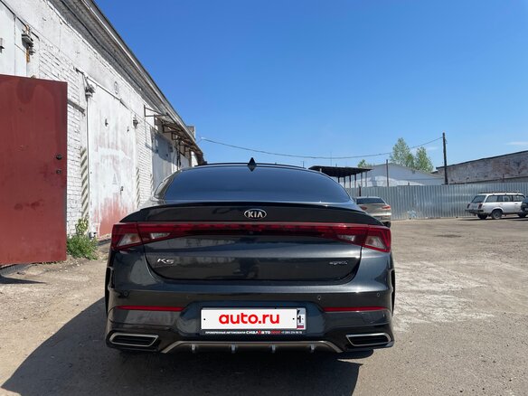 2021 Kia K5 III, серый, 2800000 рублей - вид 3