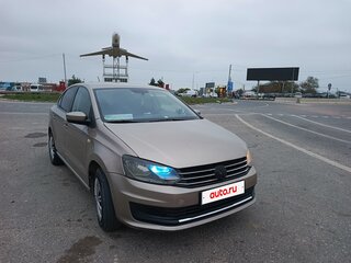 2017 Volkswagen Polo V Рестайлинг, бежевый, 669000 рублей, вид 3