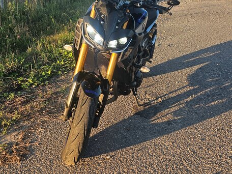 2019 Yamaha MT-09 (FZ-09), серый, 900000 рублей, вид 3