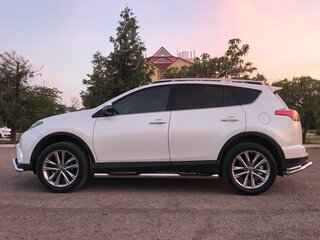 2018 Toyota RAV4 IV (XA40) Рестайлинг, белый, 3500000 рублей, вид 4