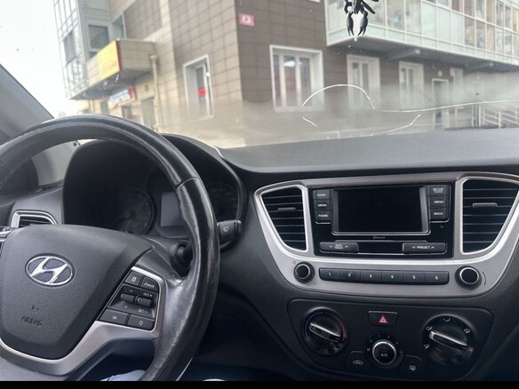 2019 Hyundai Solaris II, коричневый, 1100000 рублей - вид 3