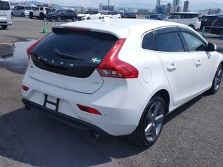 2014 Volvo V40 II, белый, 1370000 рублей, вид 3
