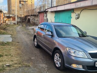 2012 Skoda Octavia II (A5) Рестайлинг, серый, 800000 рублей, вид 3