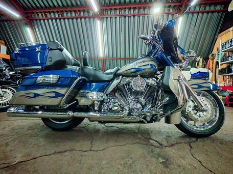2011 Harley-Davidson Electra Glide, синий, 1270000 рублей, вид 3