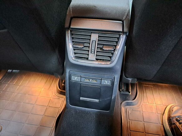 2018 Skoda Octavia III (A7) Рестайлинг, коричневый, 1630000 рублей - вид 19