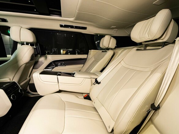 2024 Land Rover Range Rover P530 MHEV Long V, серый, 29990000 рублей - вид 16
