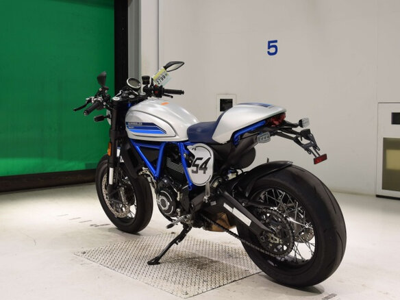 2020 Ducati Scrambler 800, серебристый, 900000 рублей - вид 5