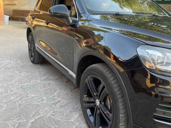2010 Volkswagen Touareg II, чёрный, 1485000 рублей - вид 5