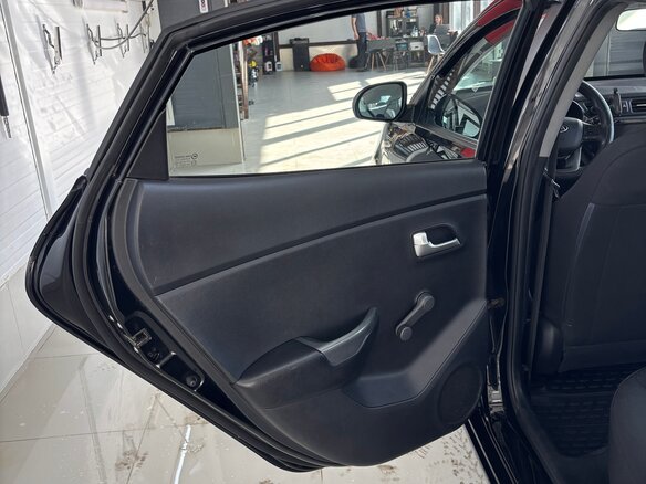 2011 Kia Rio III, чёрный, 650000 рублей - вид 11