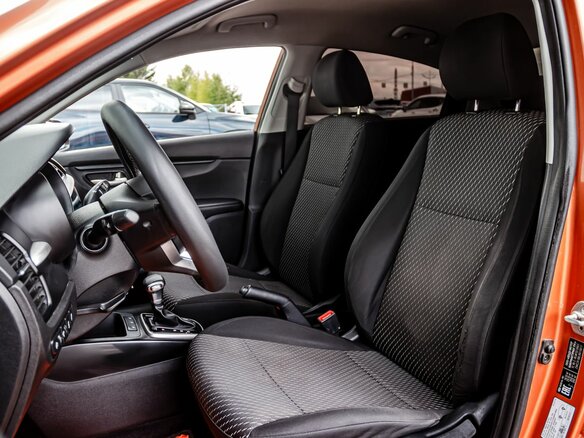 2017 Kia Rio IV, оранжевый, 1000000 рублей - вид 12