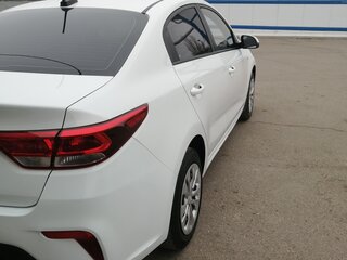 2019 Kia Rio IV, белый, 1230000 рублей, вид 3