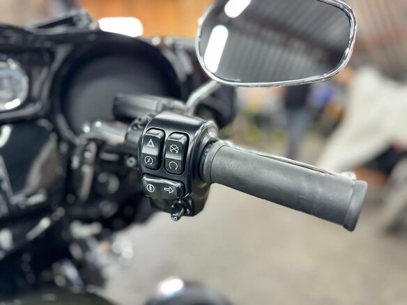 2018 Harley-Davidson Electra Glide, зелёный, 1690000 рублей - вид 34