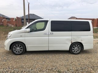 2004 Nissan Elgrand II (E51), белый, 500000 рублей, вид 4