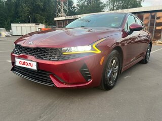 2020 Kia K5 III, красный, 1950000 рублей, вид 2