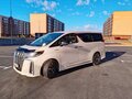 2018 Toyota Alphard III Рестайлинг, белый, 3999999 рублей - вид 5
