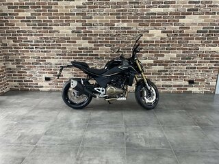 2026 QJMotor SRK 550, чёрный, 569000 рублей, вид 2