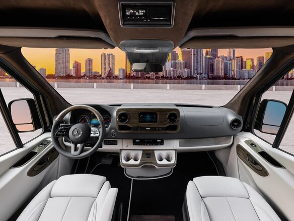 2025 Mercedes-Benz Sprinter, чёрный, 42400000 рублей - вид 12
