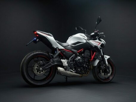 2022 Kawasaki Z 650, белый, 799000 рублей, вид 3