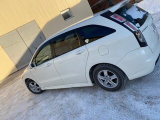 2012 Honda Stream II Рестайлинг, белый, 1650000 рублей, вид 4