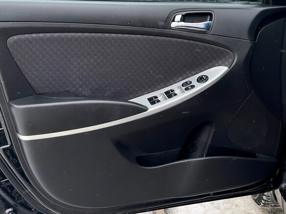 2013 Hyundai Solaris I, чёрный - вид 16