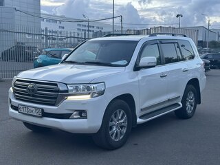 2016 Toyota Land Cruiser 200 Series Рестайлинг 2, белый, 5499000 рублей, вид 1