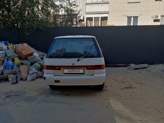 1991 Nissan Prairie II (M11), белый, 180000 рублей, вид 2