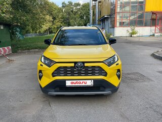2019 Toyota RAV4 V (XA50), жёлтый, 2900000 рублей, вид 1