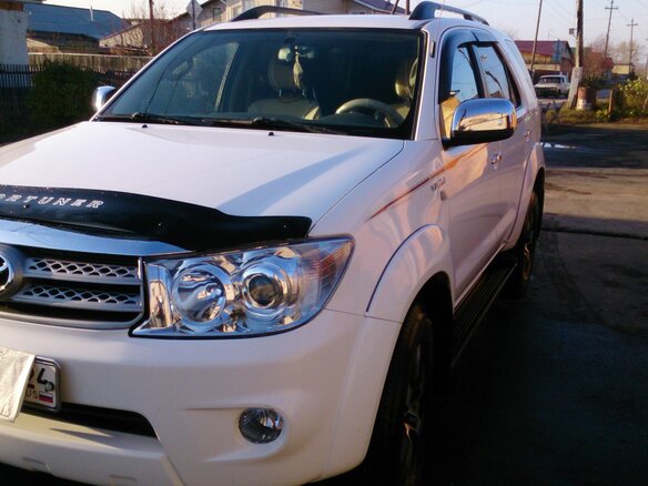 2011 Toyota Fortuner I, белый - вид 1