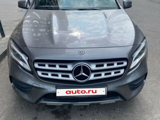 2018 Mercedes-Benz GLA 200 I (X156) Рестайлинг, серый, 2600000 рублей, вид 3