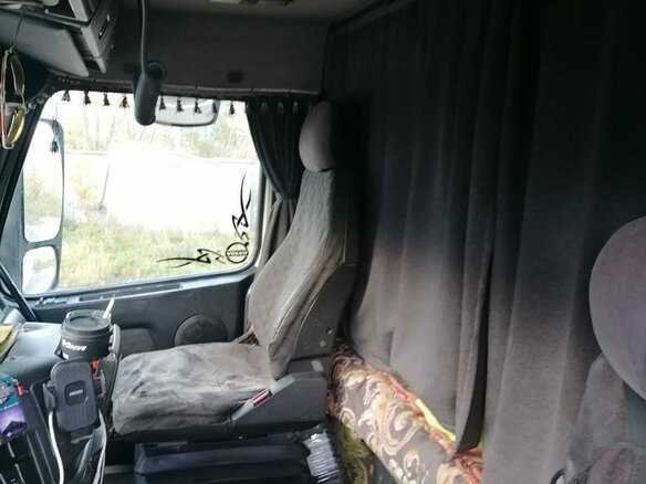 1997 Volvo FH, белый, 1950000 рублей - вид 3