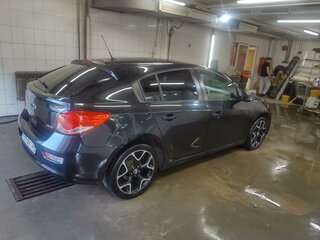 2014 Chevrolet Cruze I Рестайлинг, чёрный, 900000 рублей, вид 5