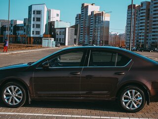 2017 Skoda Octavia III (A7) Рестайлинг, коричневый, 2100000 рублей, вид 2