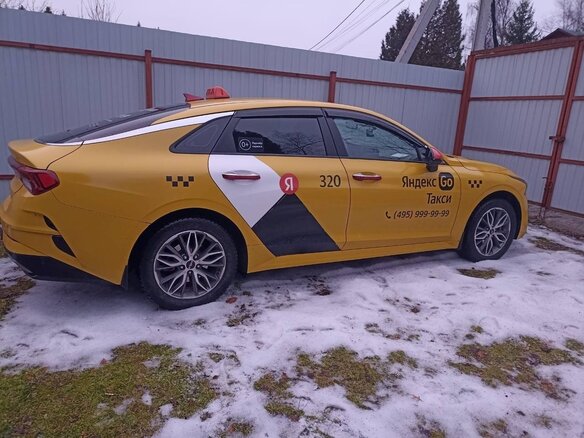 2022 Kia K5 III, жёлтый, 3200000 рублей - вид 11