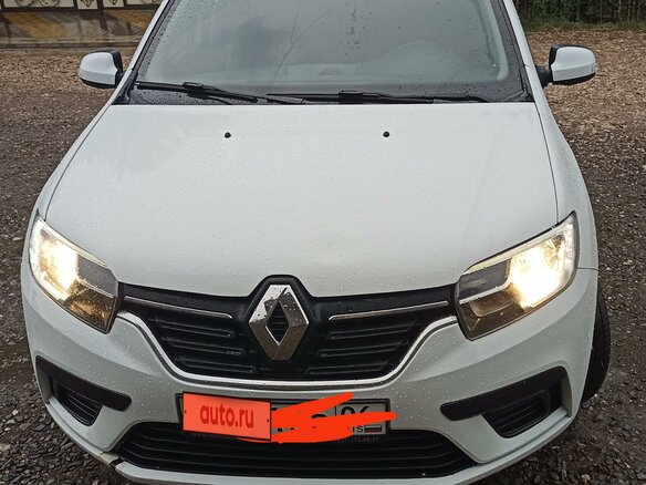 2021 Renault Logan II Рестайлинг, белый, 950000 рублей